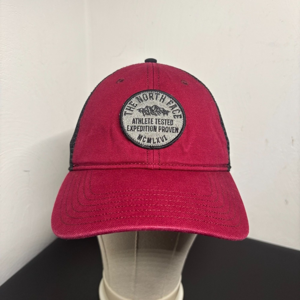 The North Face Snapback Trucker Hat Red One Size Adjustable Mesh Back 6 Panel